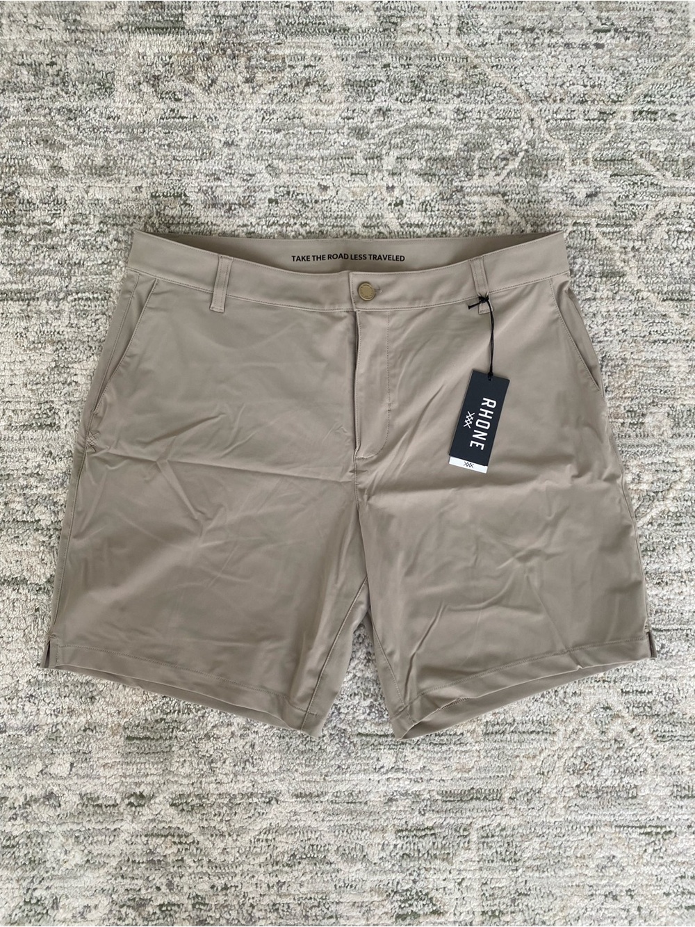 NEW Rhone 8" Resort Shorts in Sandalo Khaki Men’s Size 35 - Picture 1 of 10